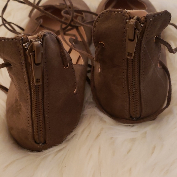 🔥🔥Taupe Ballerina Tie up Flats Size 8 - Picture 6 of 7
